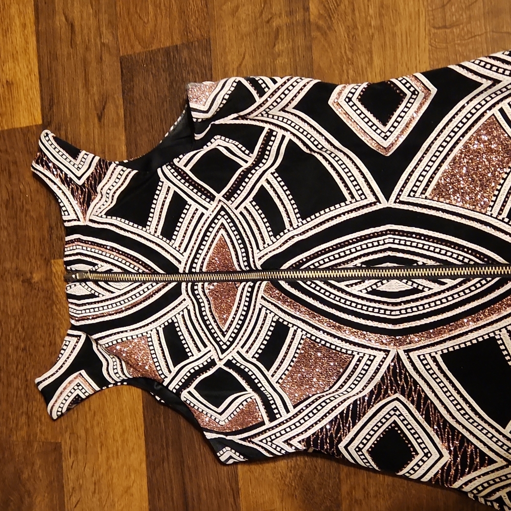 Dress - Picture 5 of 9